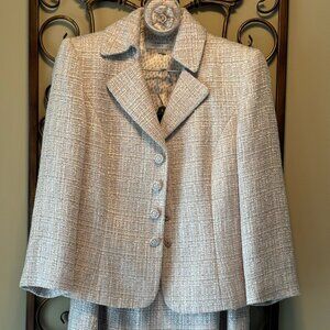 Tahari Arthur S. Levine Brand New w/Tags Two Piece Pink, Beige & White Suit